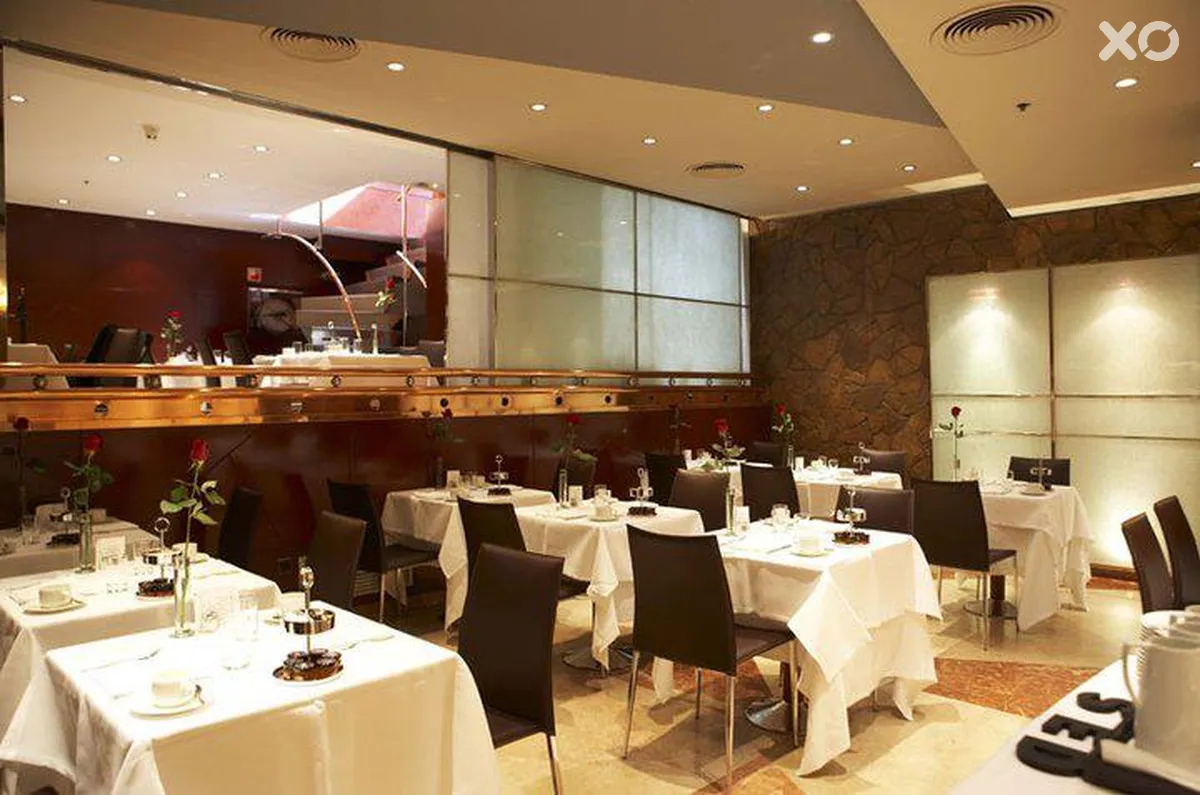 Claris Hotel