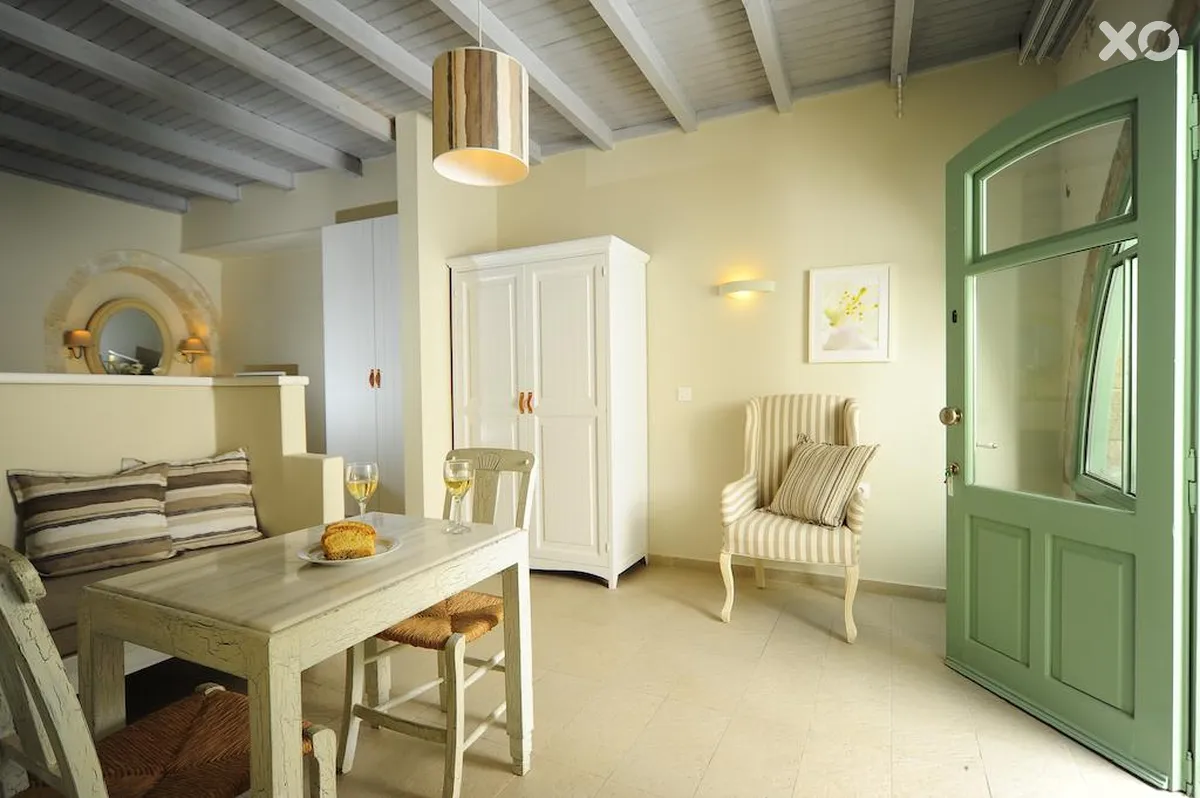 Mythos Suites Hotel