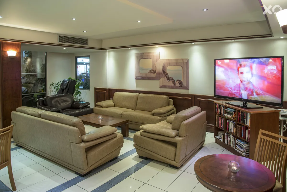 Manousos City Hotel