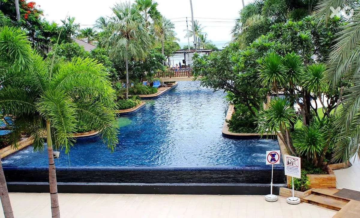 Jomtien Palm Beach Hotel & Resort