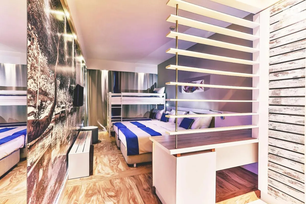 Carine Hotel Delfin
