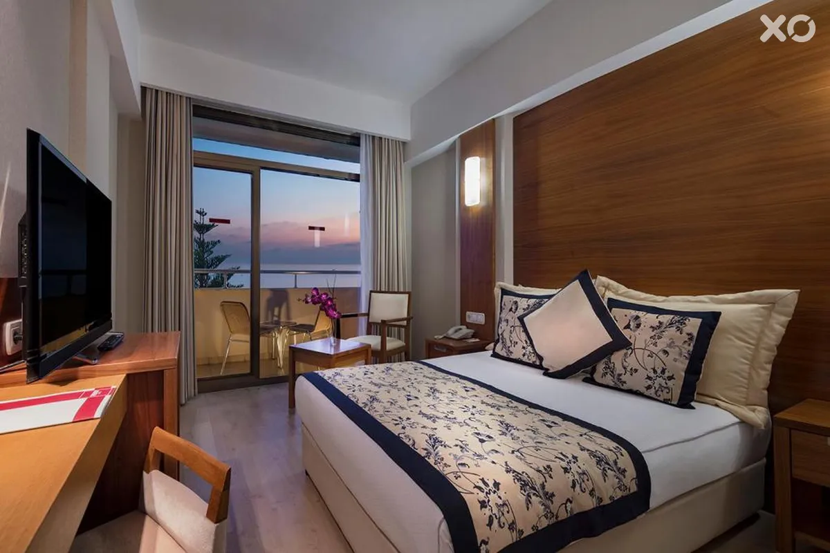 Trendy Side Beach Hotel