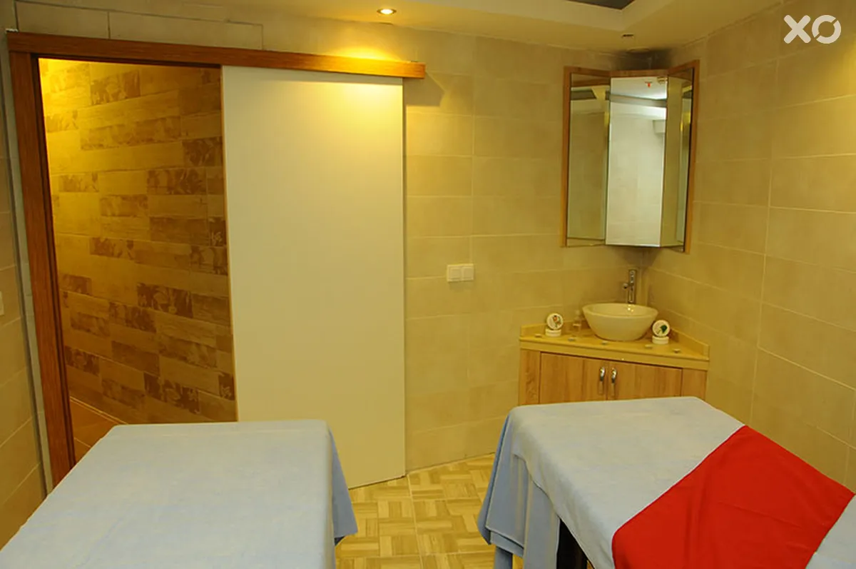 Side Legend Hotel