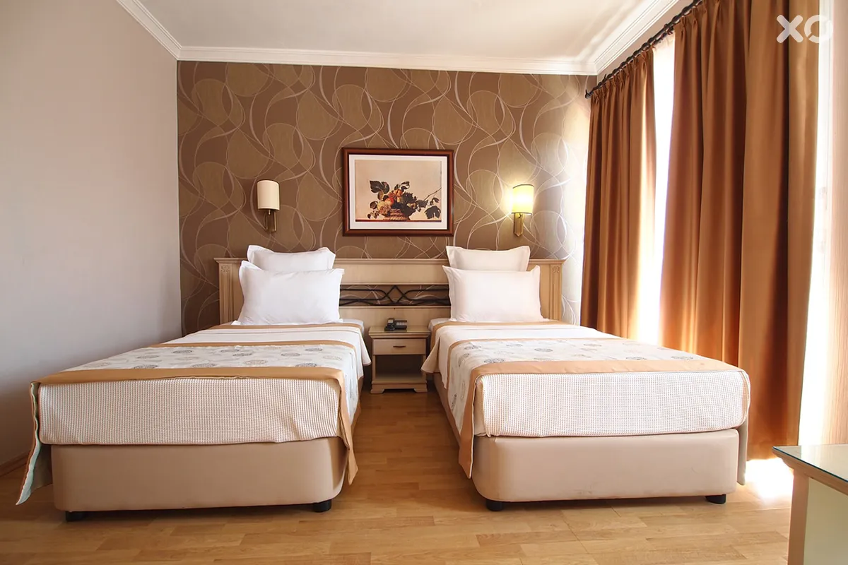 Romance Hotel