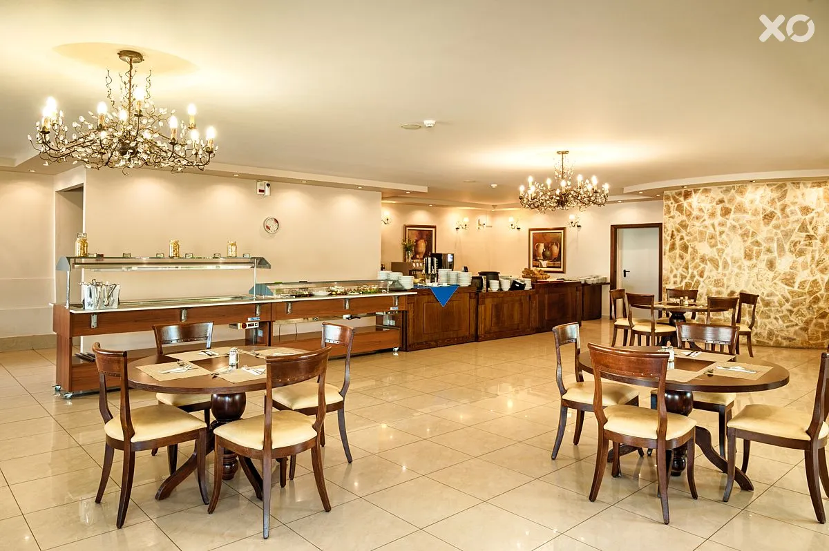 Adelais Hotel