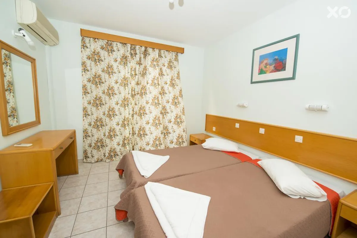 Erato Studios & Apartments