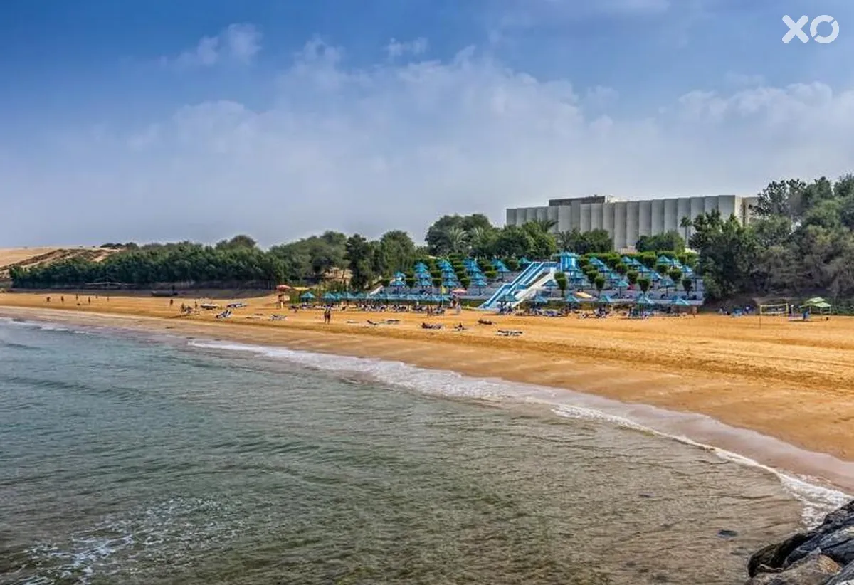BM Beach Hotel