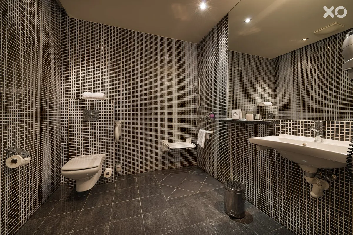 Crystal Palace EA Hotel