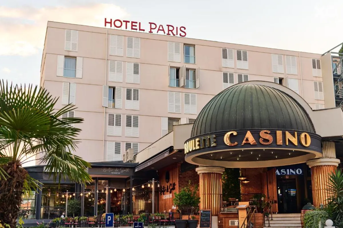 Paris Hotel