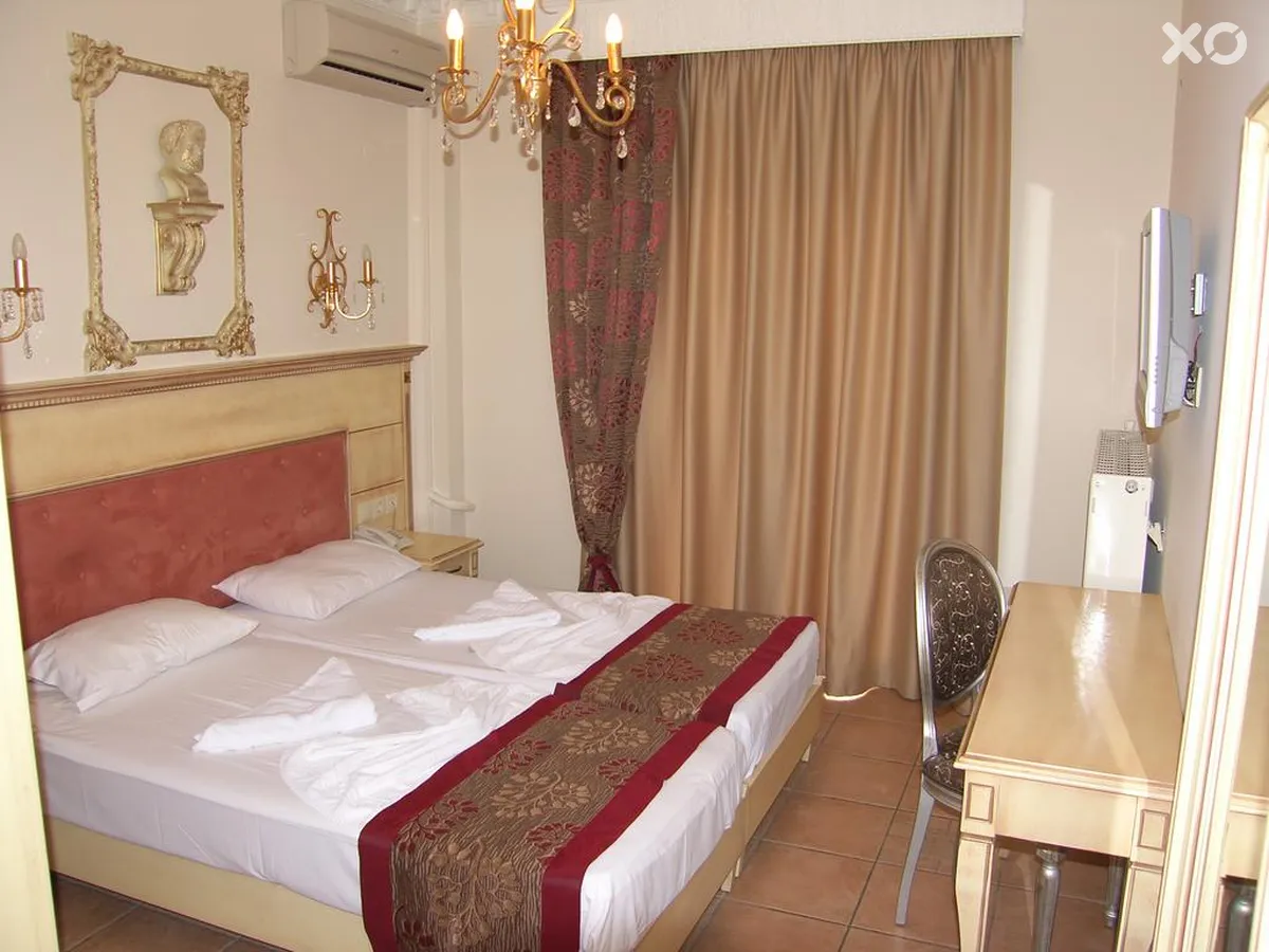 Parthenon Hotel