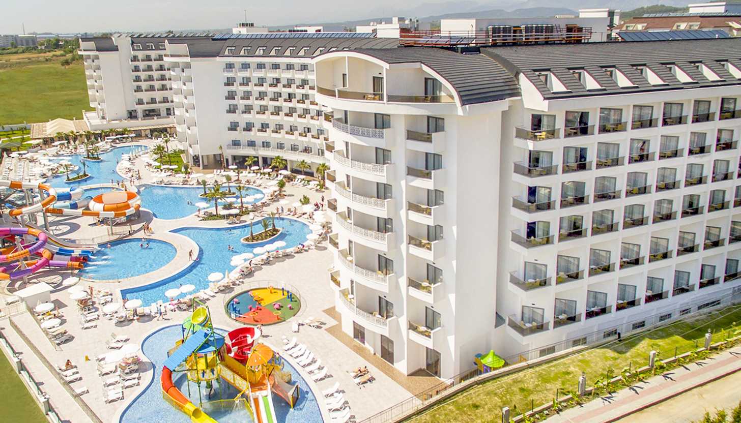 Розваги без меж для всієї сім'ї в готелі Calido Maris!