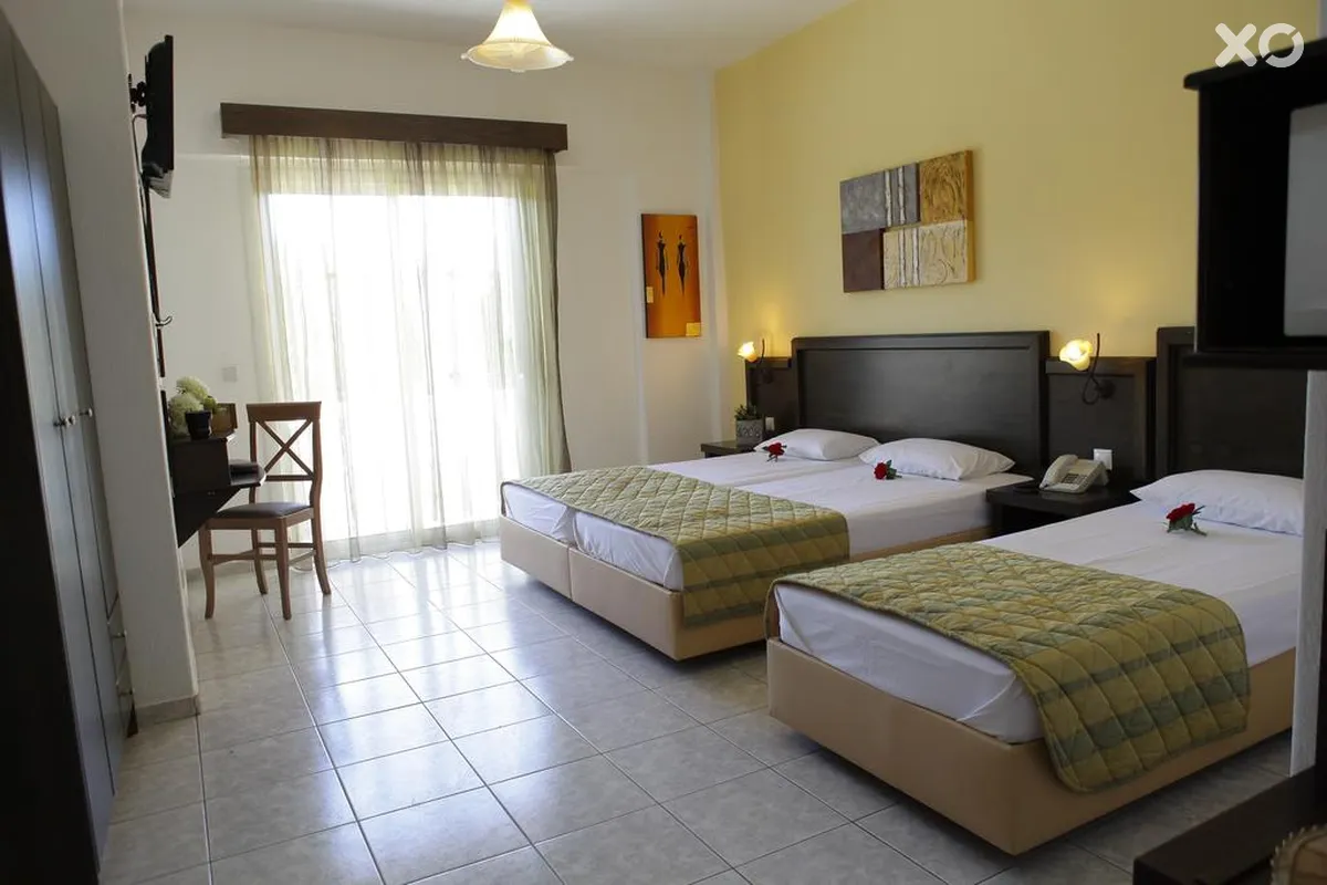 Sarantis Hotel