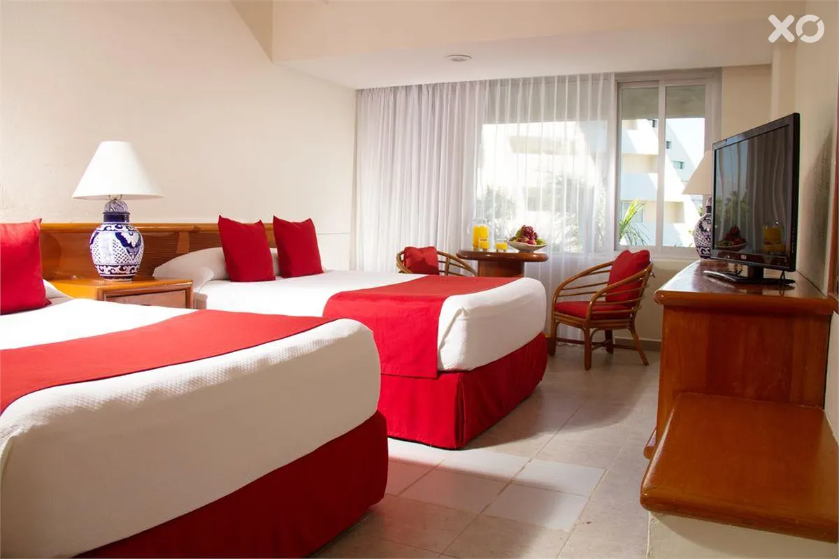 Grand Oasis Palm
