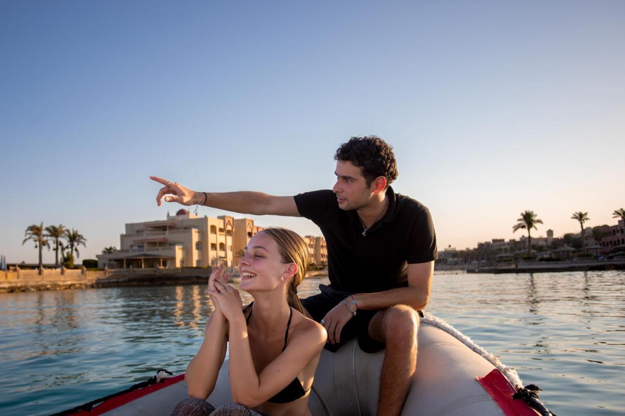 Sunny Days El Palacio