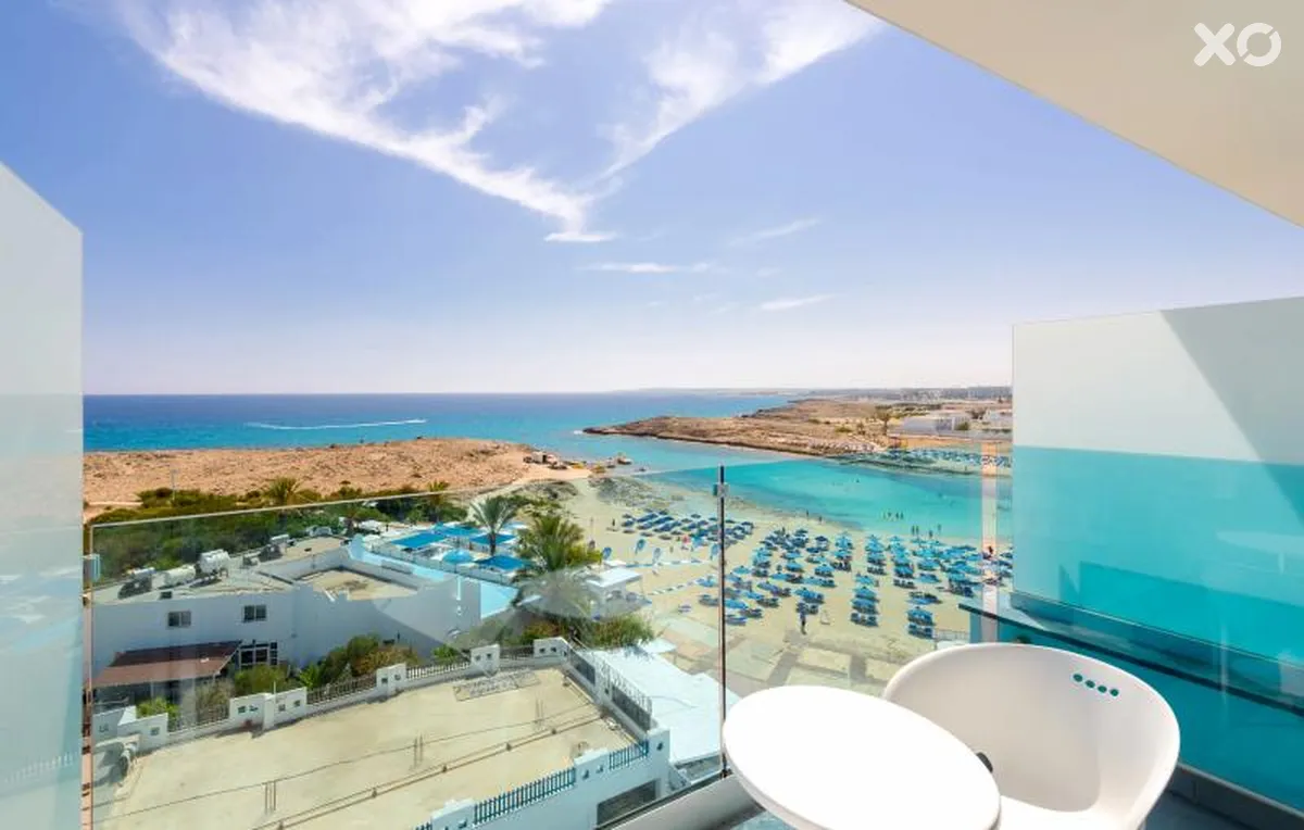 Tasia Maris Sands Beach Hotel