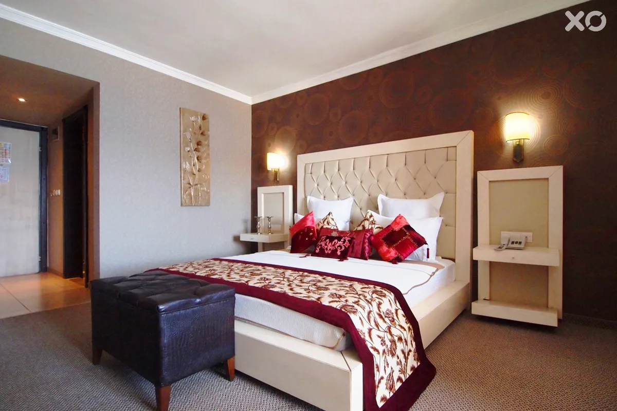 Romance Hotel