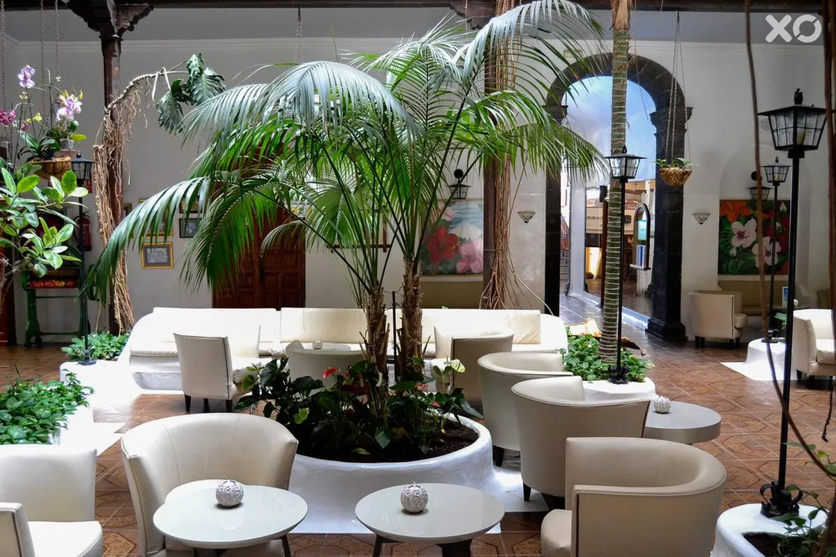 Monopol Hotel