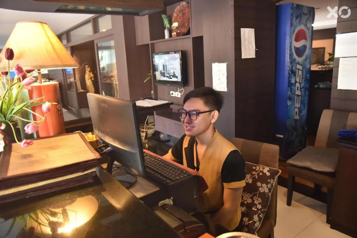 Boss Suites Nana Hotel