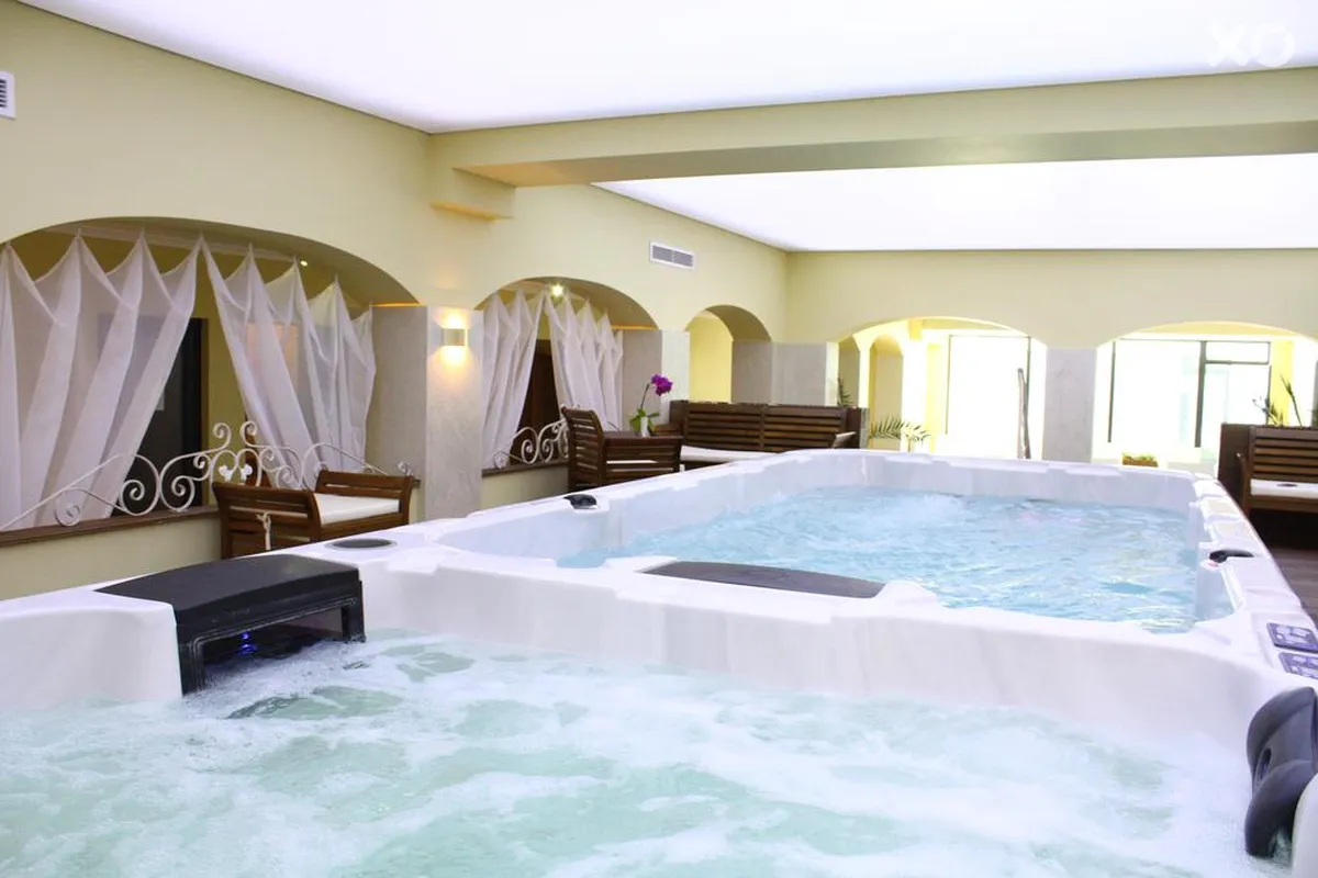 White Rock Castle Suite Hotel