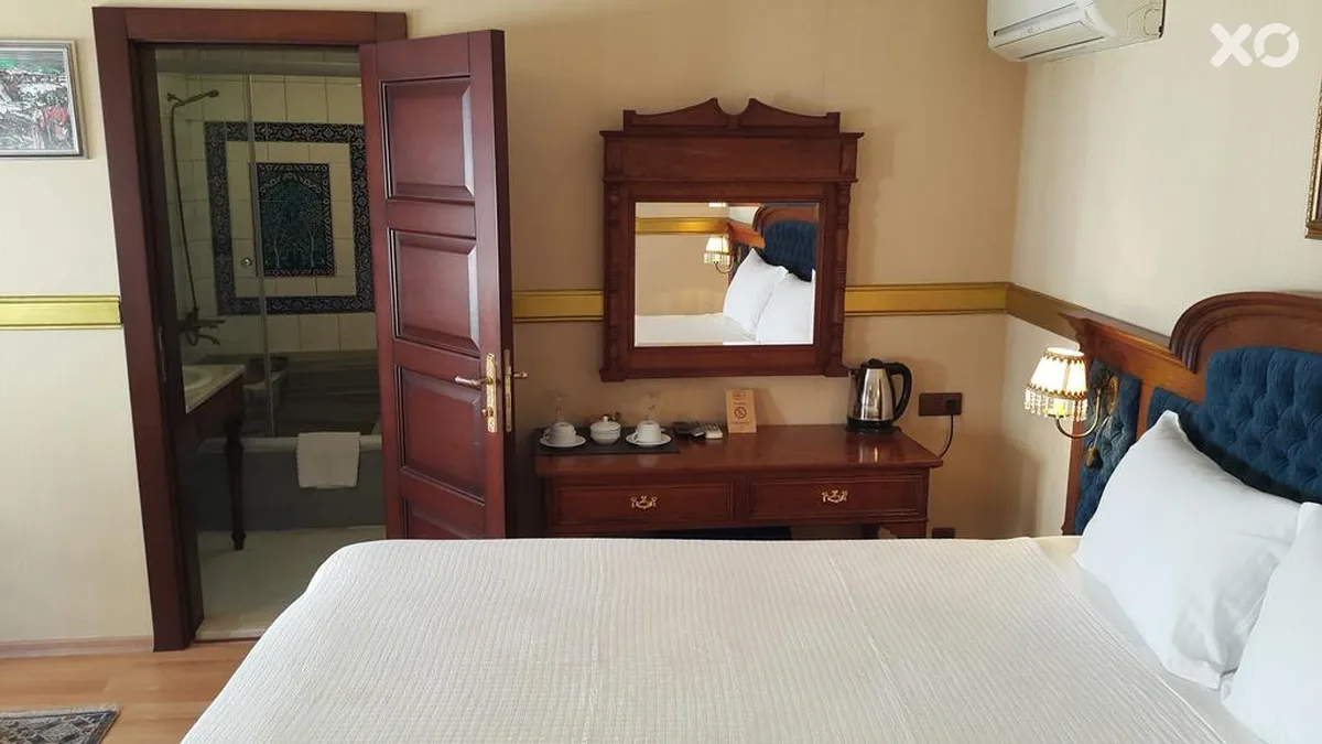 Aruna Hotel