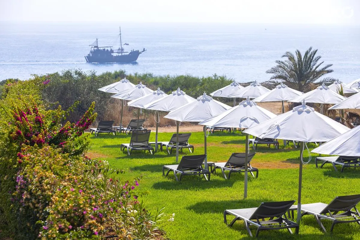 Leonardo Crystal Cove Hotel & Spa by the Sea
