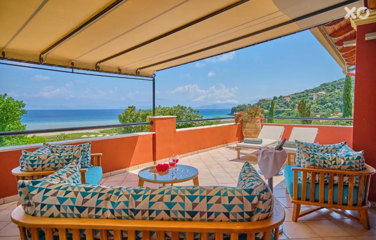 Chrismos Luxury Suites