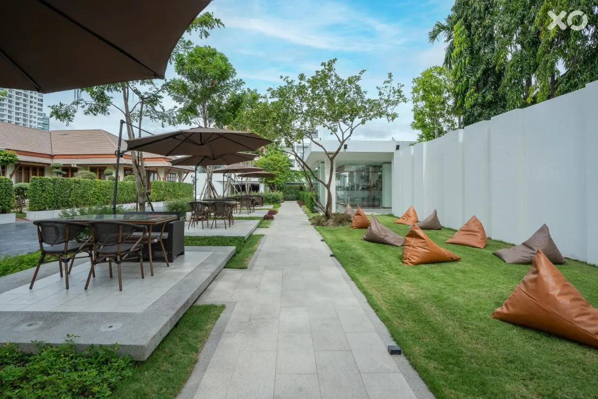 Away Bangkok Riverside Kene
