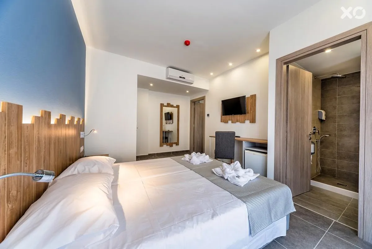 Pollis Hotel