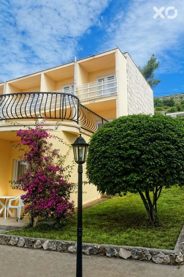 Val Hotel