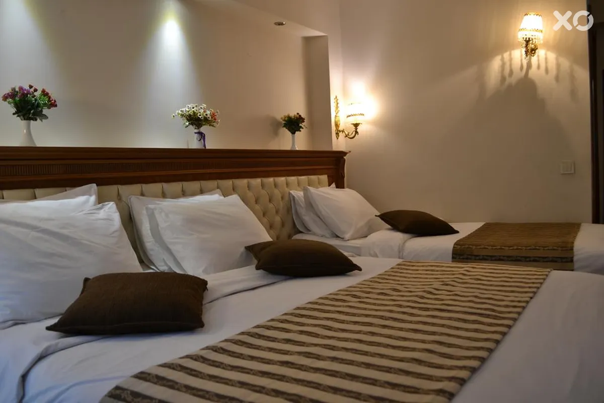 Seven Days Hotel