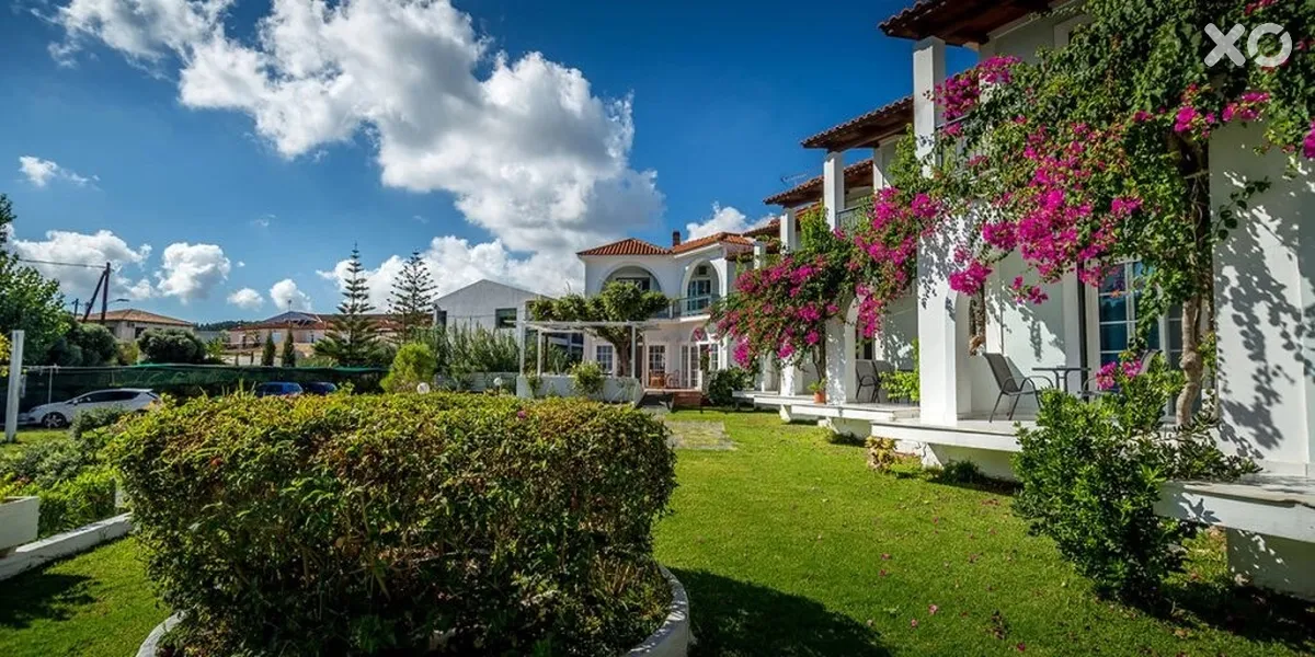 Paradise Hotel