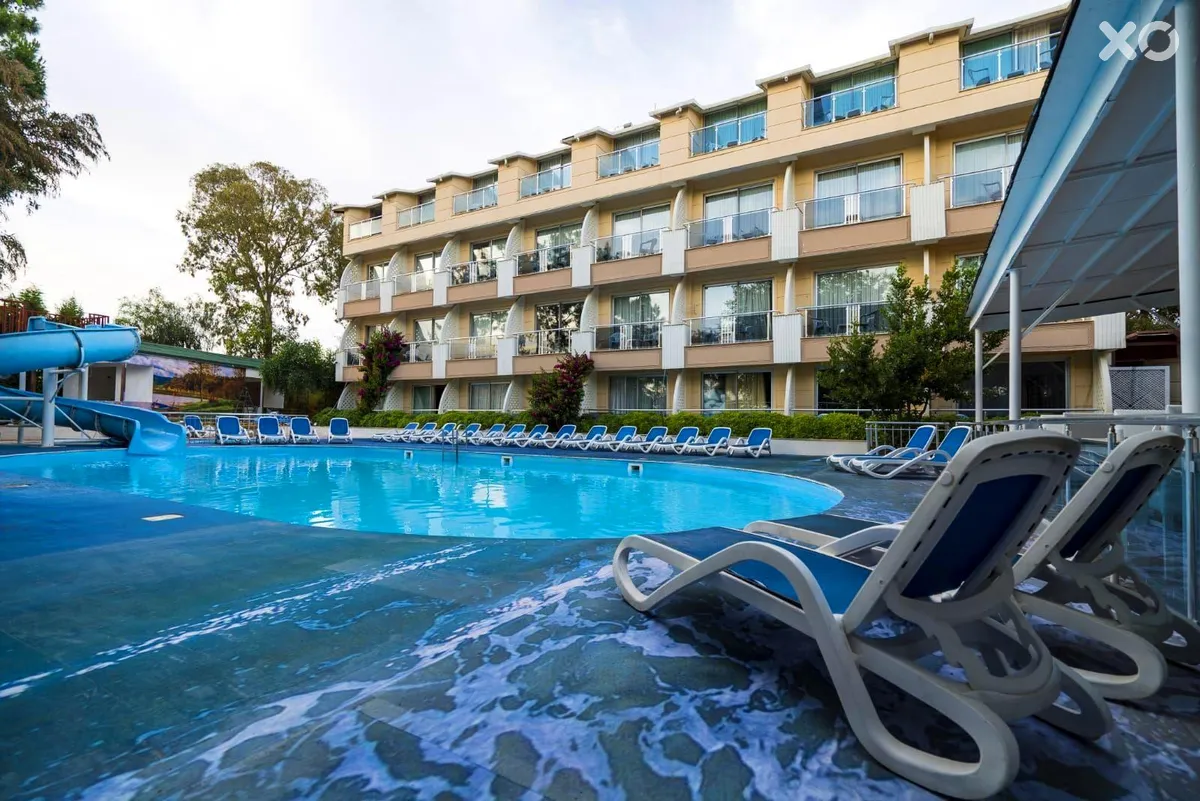 Aperion Beach Hotel