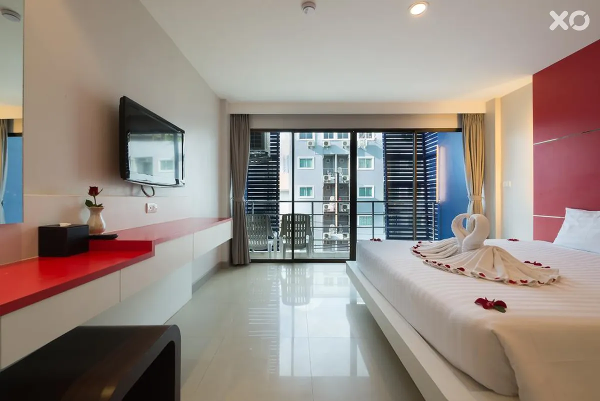 Alfresco Phuket Hotel