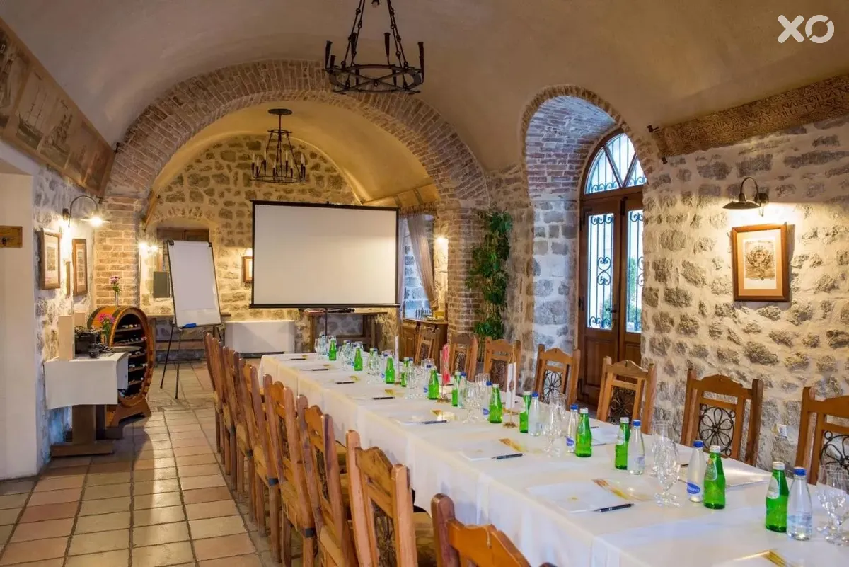 Conte Hotel & Restaurant