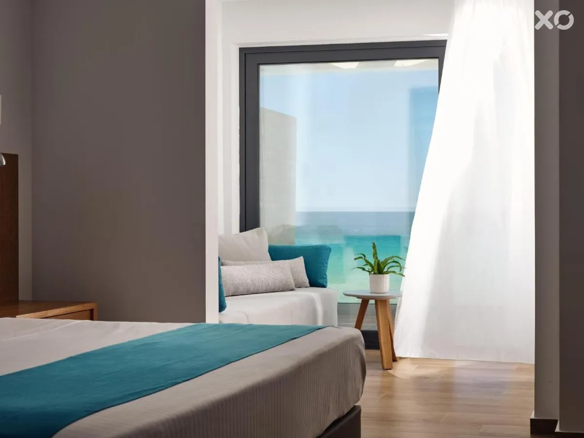Cavo Orient Beach Hotel