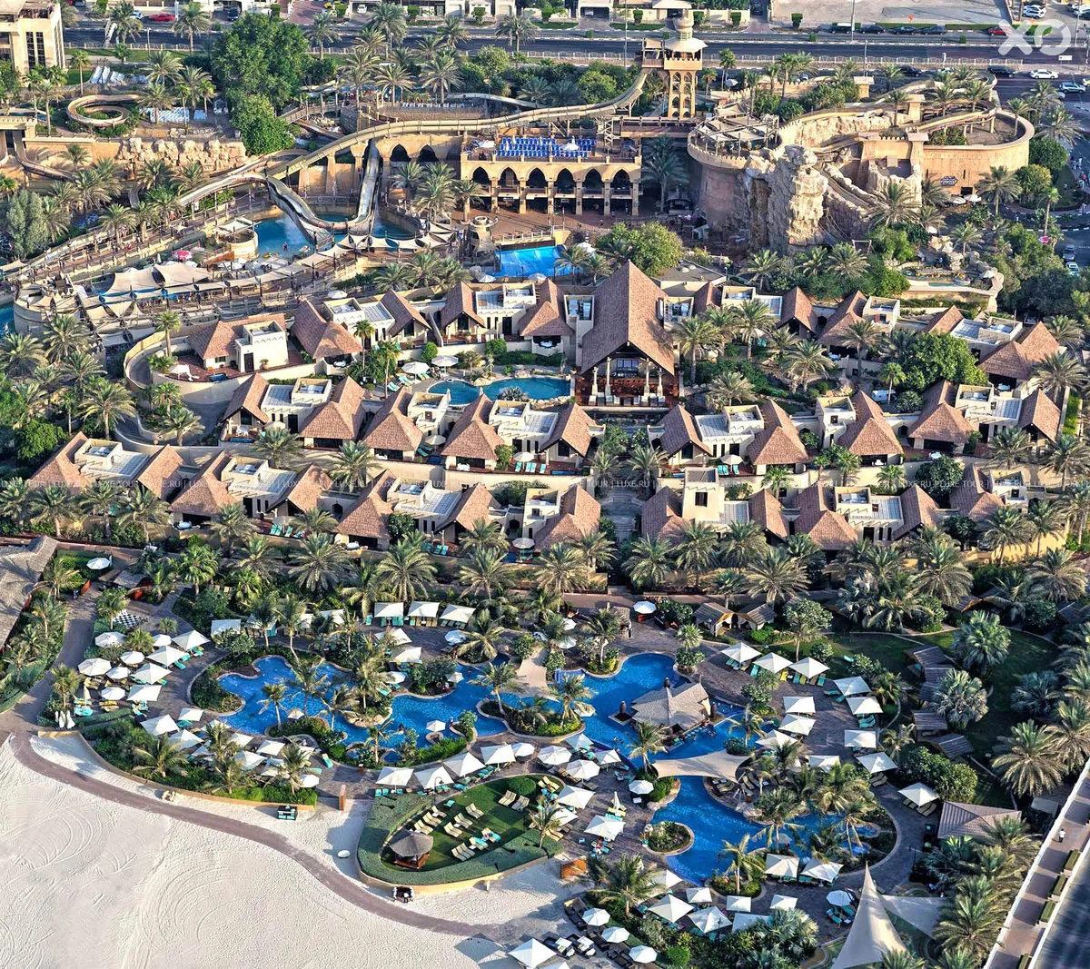 Jumeirah Beach Hotel & Beit Al Bahar Villas