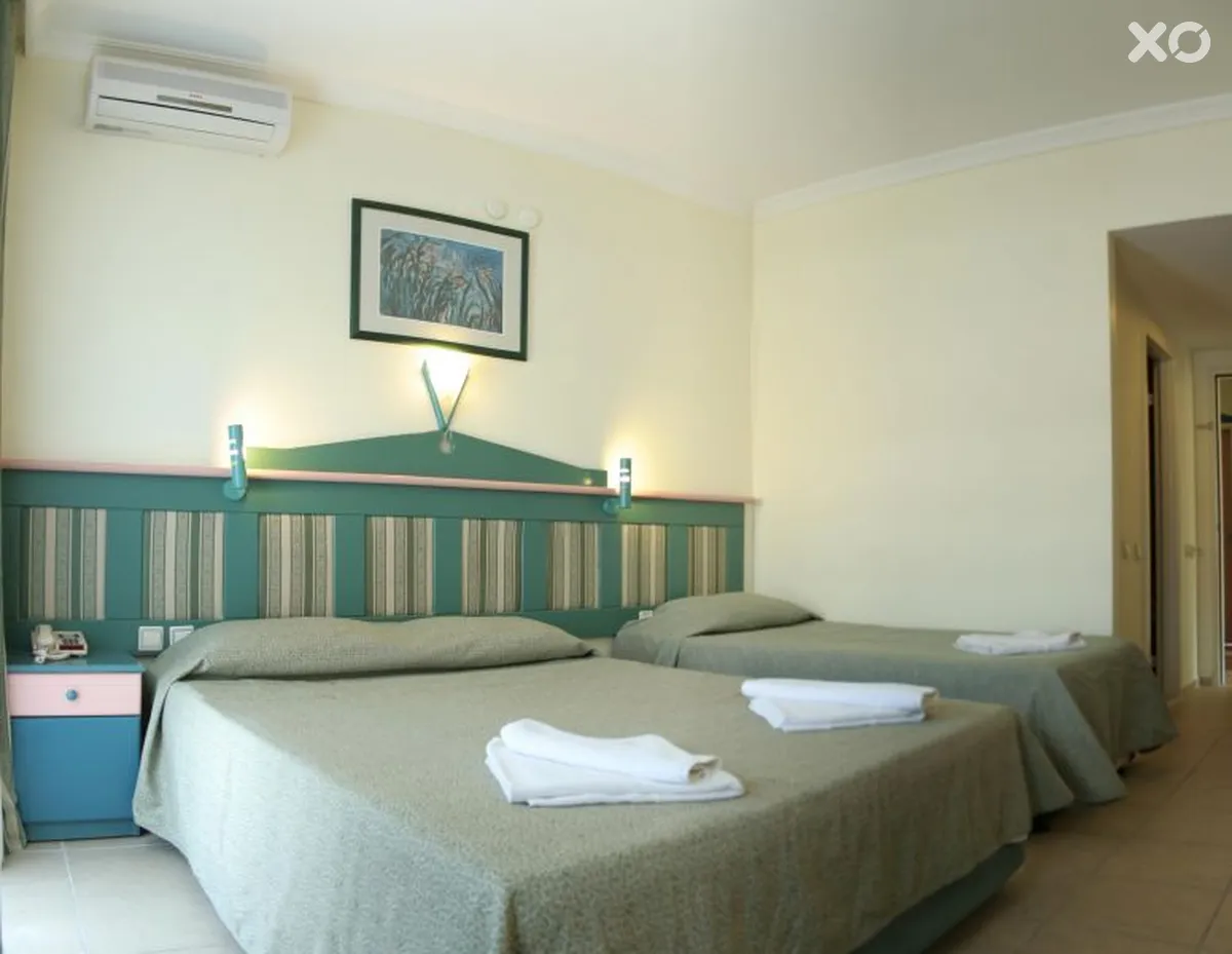 Aryes Deluxe Hotel