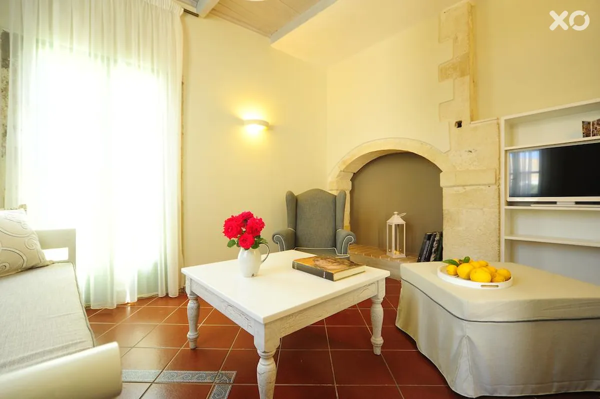 Mythos Suites Hotel
