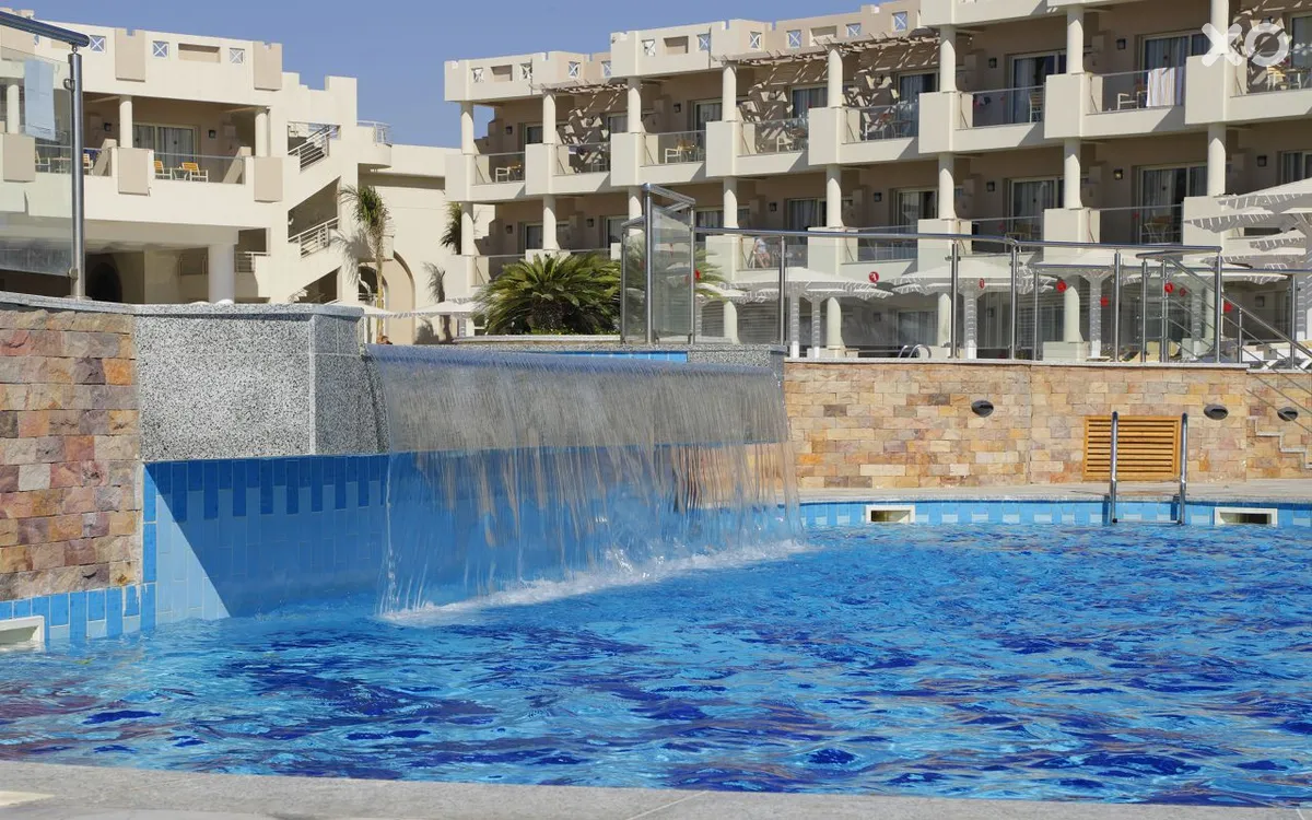Sirena Beach Resort & Spa