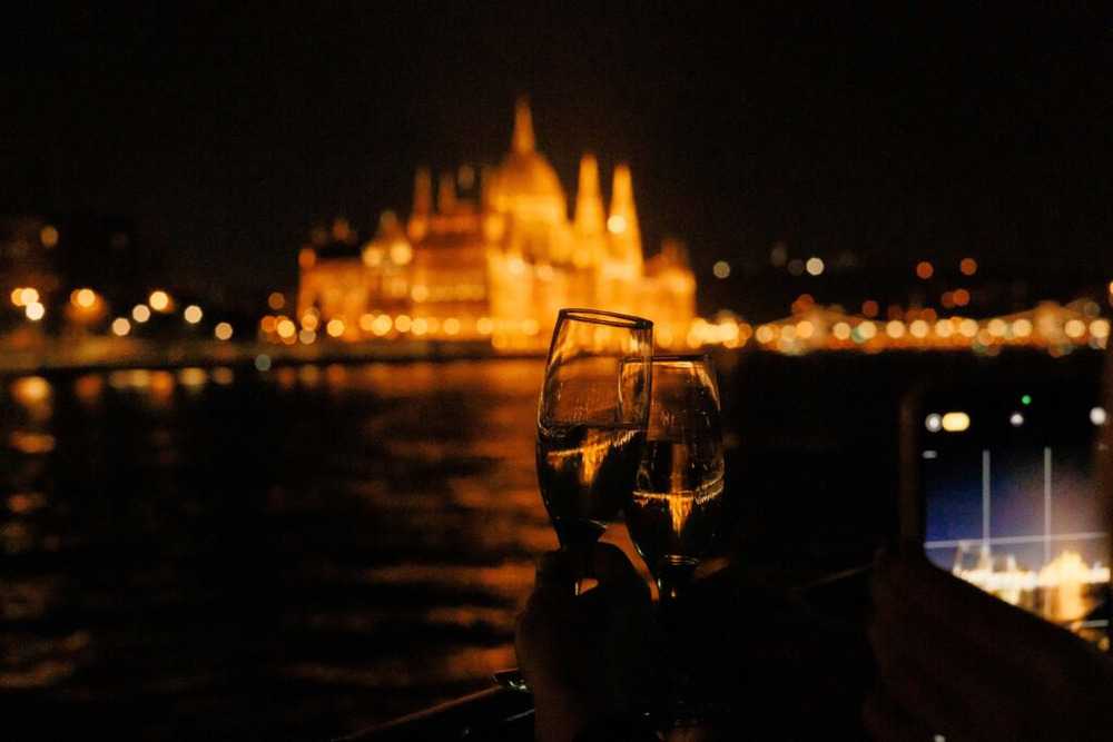 Італійські міста у світлі гірлянд! Вуличні ярмарки, гарячий шоколад та вечірні прогулянки