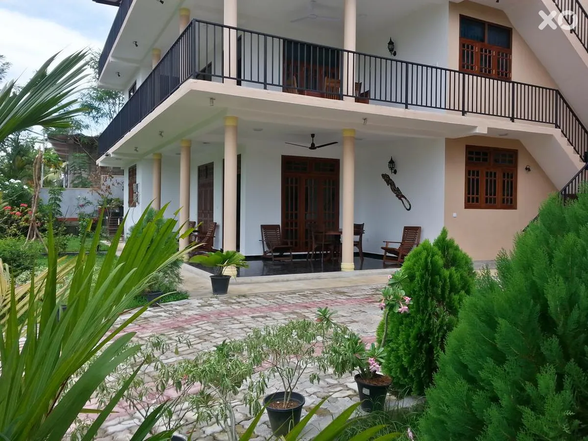 Coral Palm Villa & Apartment