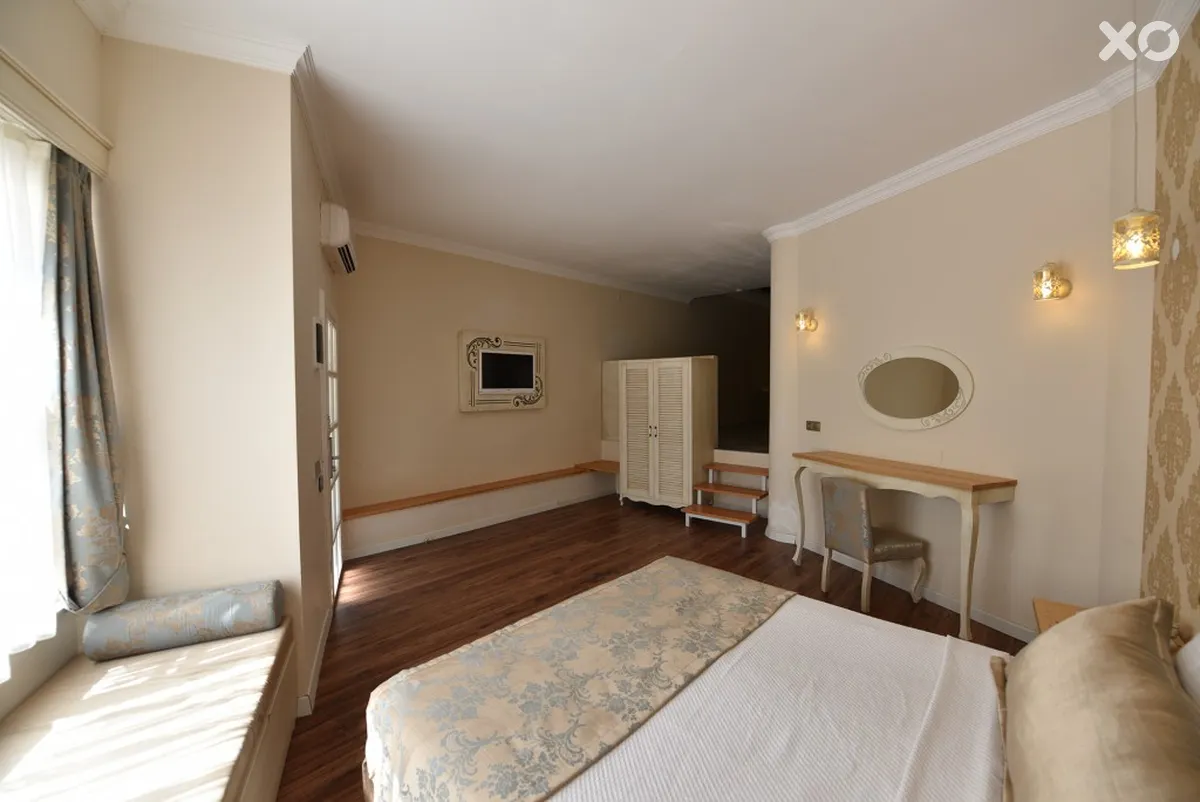 Nicholas Park Hotel