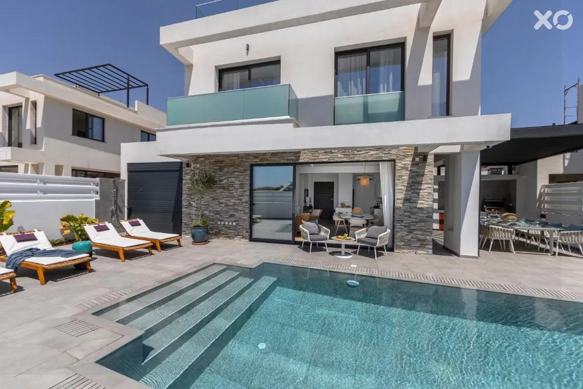 Louis Chris Le Mare Gold Villa