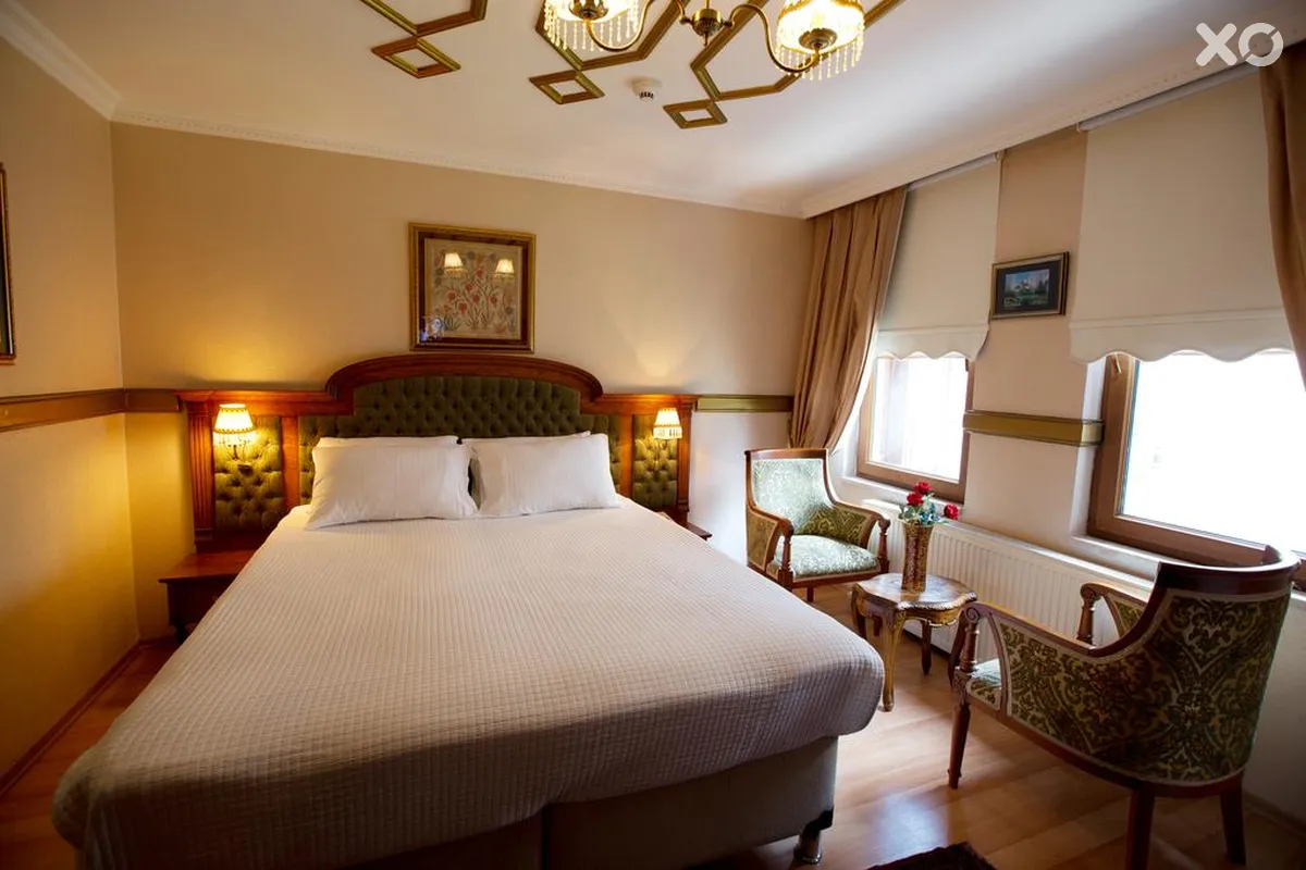 Aruna Hotel
