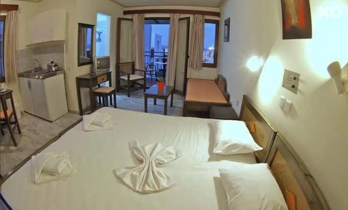 Alexandros M Hotel