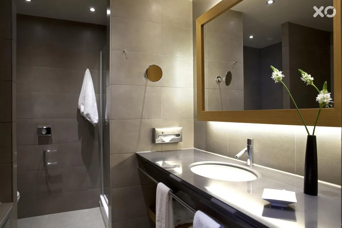 Lazart Hotel