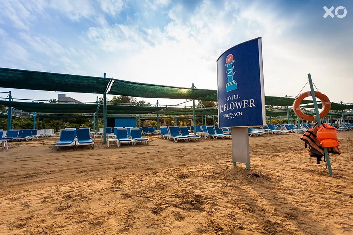 Iz Flower Side Beach Hotel