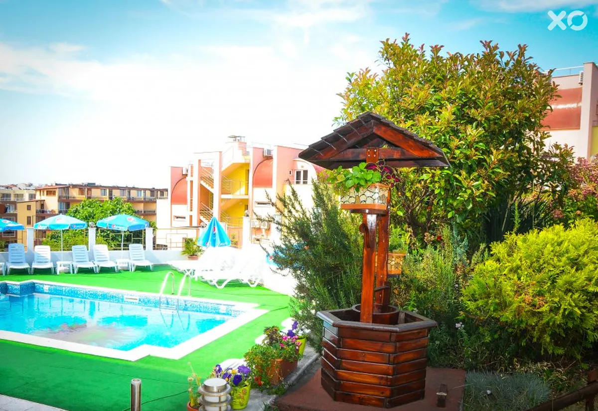 Apolis Hotel
