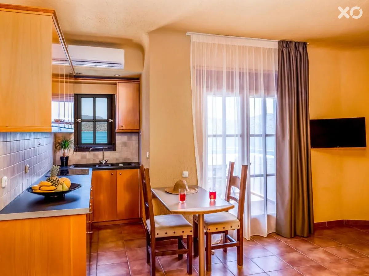 Alikes Suites & Studios