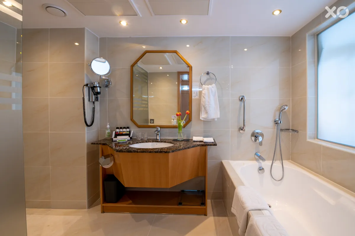 Constantinou Bros Athena Beach Hotel